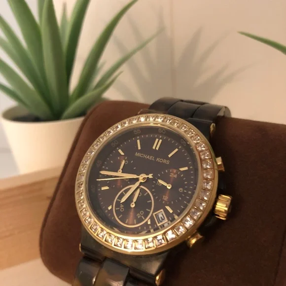 Michael Kors CLASSY Tortoise diamond gold watch Michael Kors Ladies Runway Twist Gold Tone Tortoise Chain  main image 2
